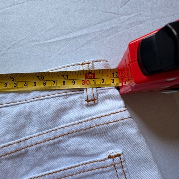 TWFS Distressed White Jean Shorts, Hip Cutout, with Flower Appliques - XS - Picture 10 of 13